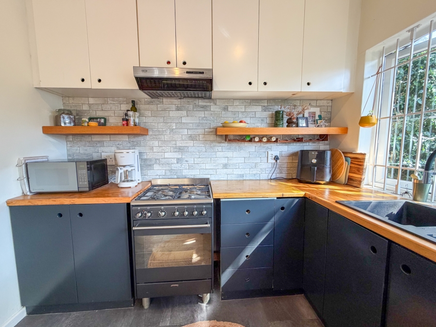 2 Bedroom Property for Sale in Oranjezicht Western Cape